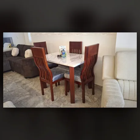 Comedor en mármol con sillas de madera — HOME ELITE, Palmira