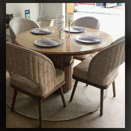 Comedor redondo en madera con 4 sillas — HOME ELITE, Palmira