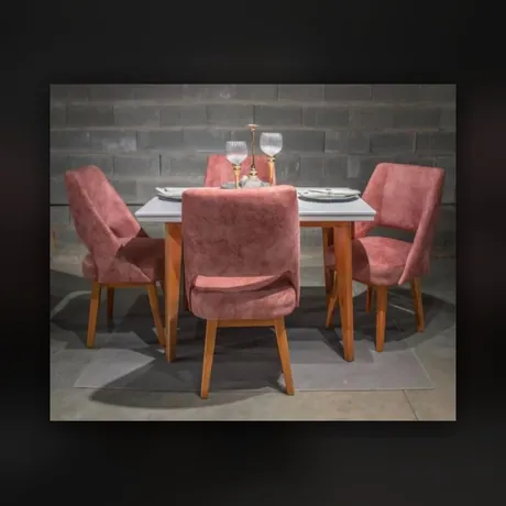 Comedor en madera con sillas rosadas — HOME ELITE, Palmira