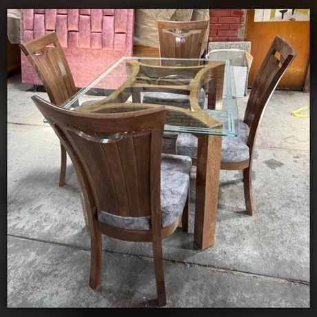 Comedor en vidrio con 4 sillas de madera — HOME ELITE, Palmira