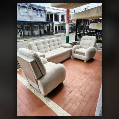 Sala capitonada en tela crema — HOME ELITE, Palmira