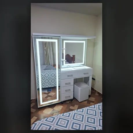 Tocador con espejo iluminado — HOME ELITE, Palmira
